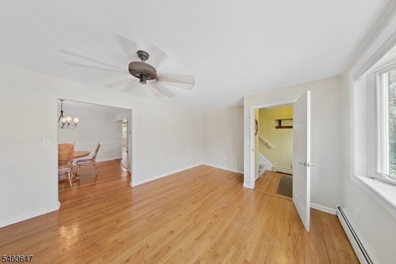 14 Pine St Property Photo 9