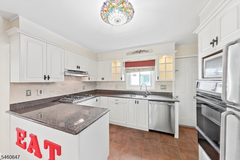 14 Pine St Property Photo 14
