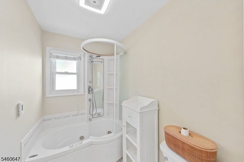 14 Pine St Property Photo 17