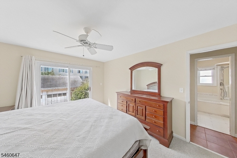 14 Pine St Property Photo 21