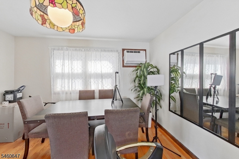 14 Pine St Property Photo 26