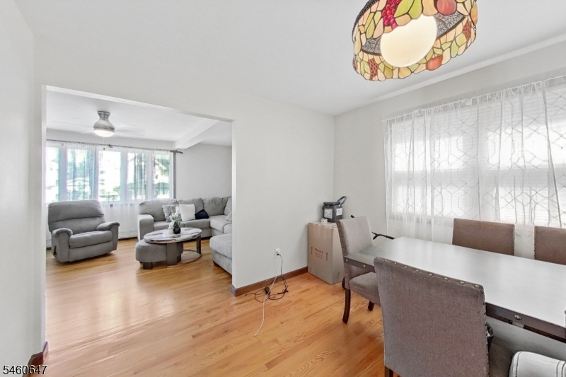 14 Pine St Property Photo 27