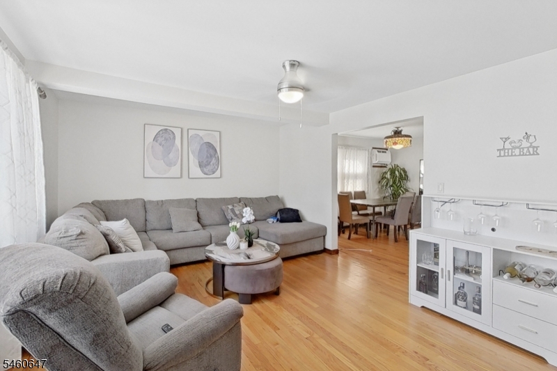 14 Pine St Property Photo 31