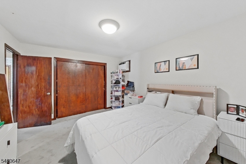 14 Pine St Property Photo 35