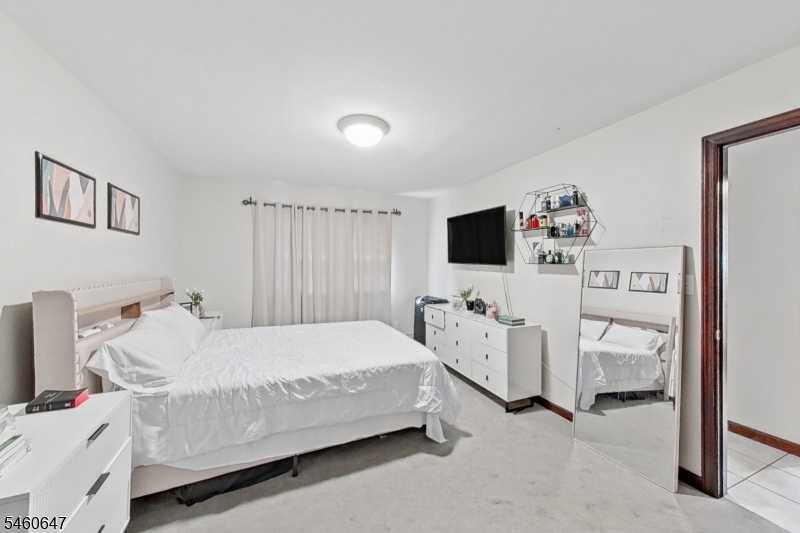 14 Pine St Property Photo 36