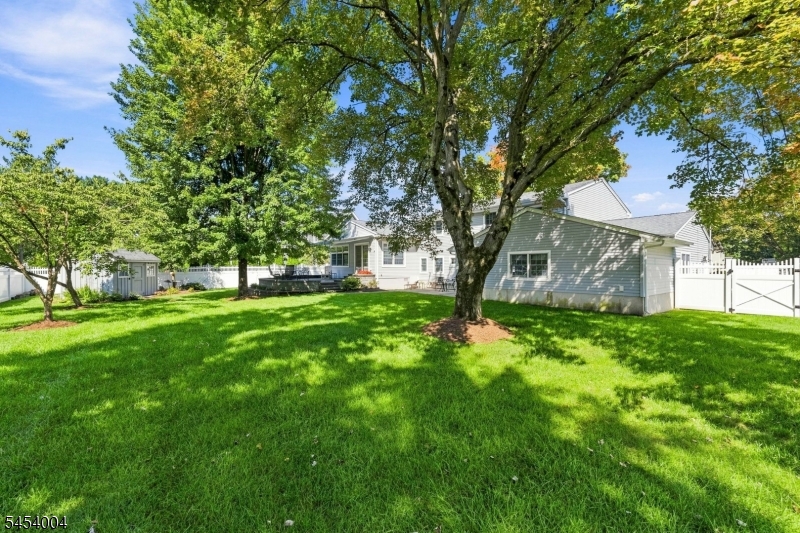 11 Mary Pl Property Photo 40