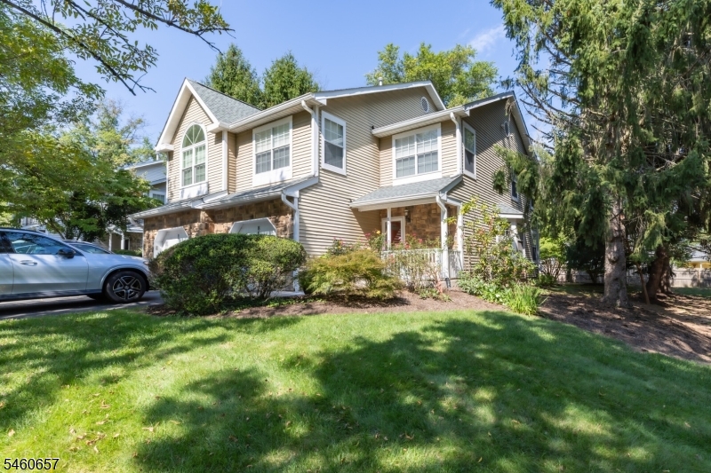 86 Gordon Ave Property Photo 1