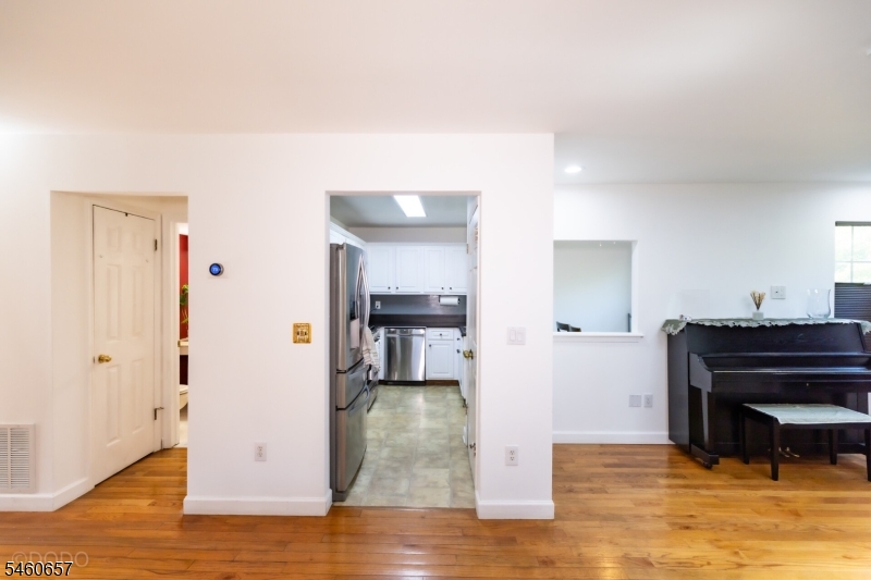 86 Gordon Ave Property Photo 12