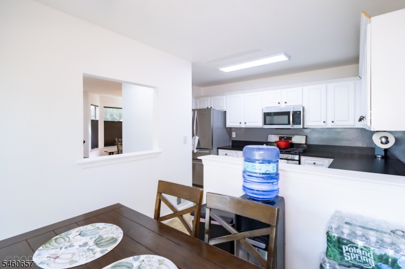 86 Gordon Ave Property Photo 16