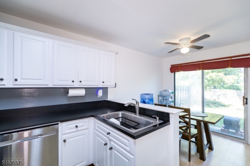 86 Gordon Ave Property Photo 19
