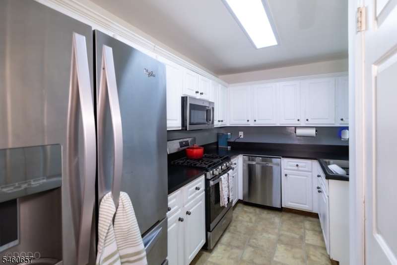 86 Gordon Ave Property Photo 20