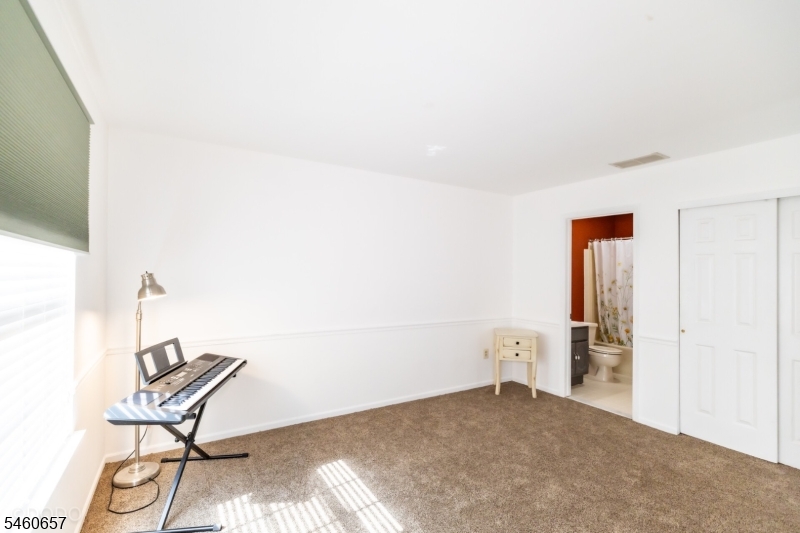 86 Gordon Ave Property Photo 30