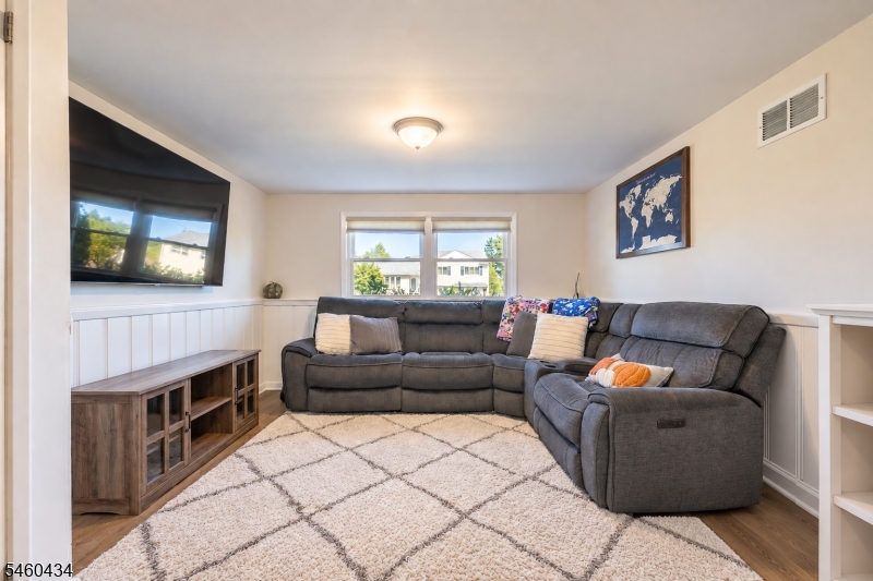 35 Bender Dr 1 Property Photo 16