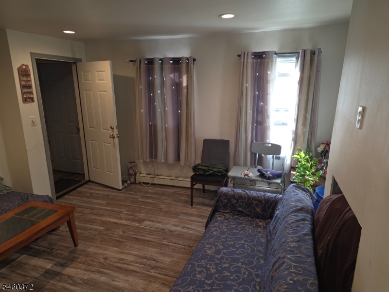 630 Valley St Property Photo 13