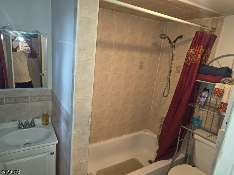630 Valley St Property Photo 14