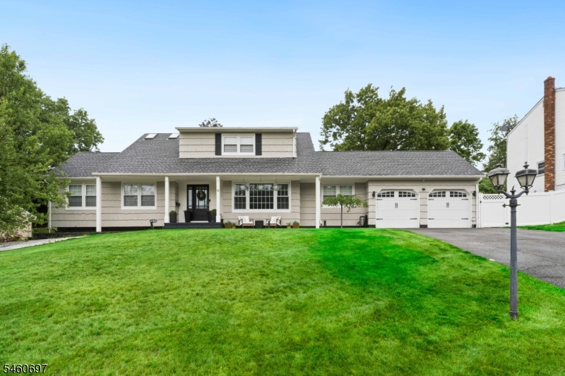 15 Almroth Dr Property Photo 1
