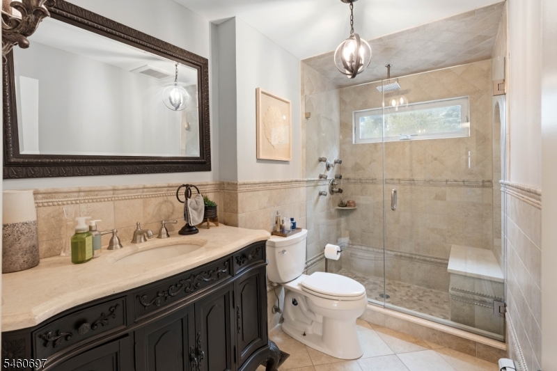 15 Almroth Dr Property Photo 22