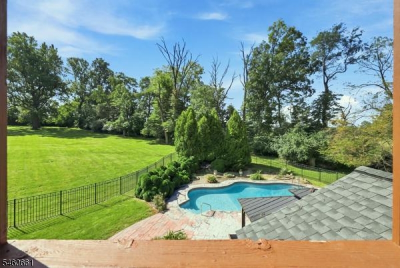 2814 River Rd Property Photo 41