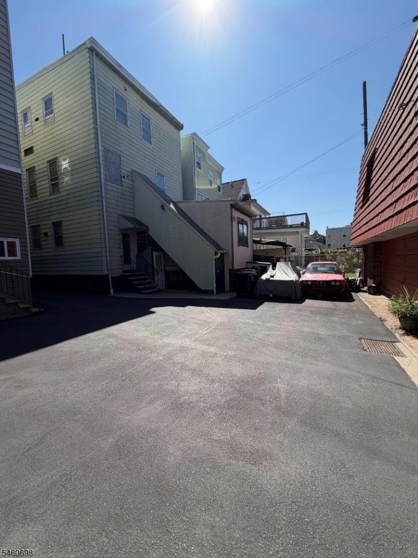 76 Ann St Property Photo 5