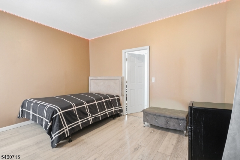 1053 Sanford Ave Property Photo 21