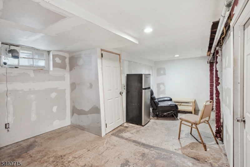 1053 Sanford Ave Property Photo 33