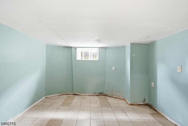 1053 Sanford Ave Property Photo 35