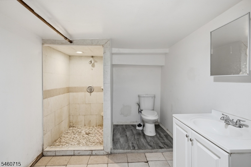 1053 Sanford Ave Property Photo 37
