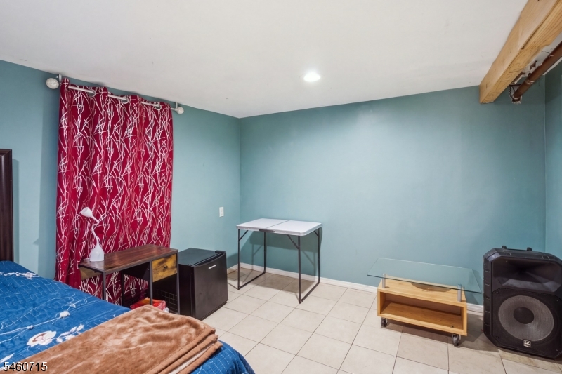 1053 Sanford Ave Property Photo 38