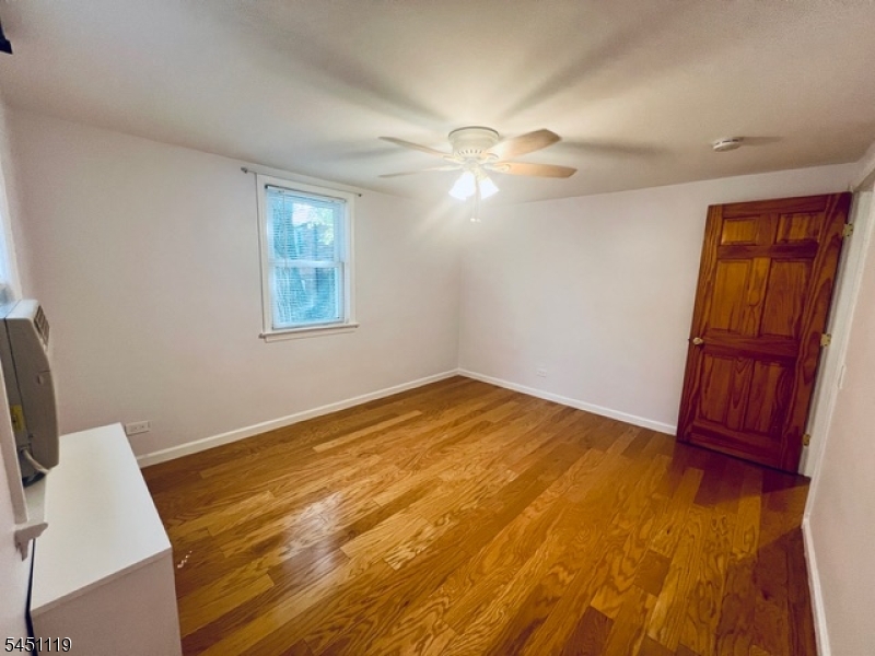 519 Brooklawn Ave H2 Property Photo 2