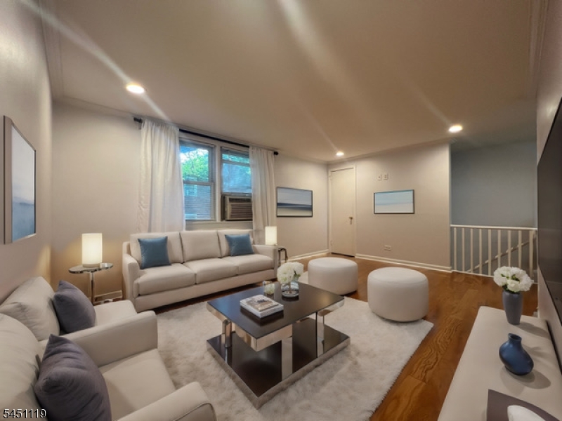 519 Brooklawn Ave H2 Property Photo 6