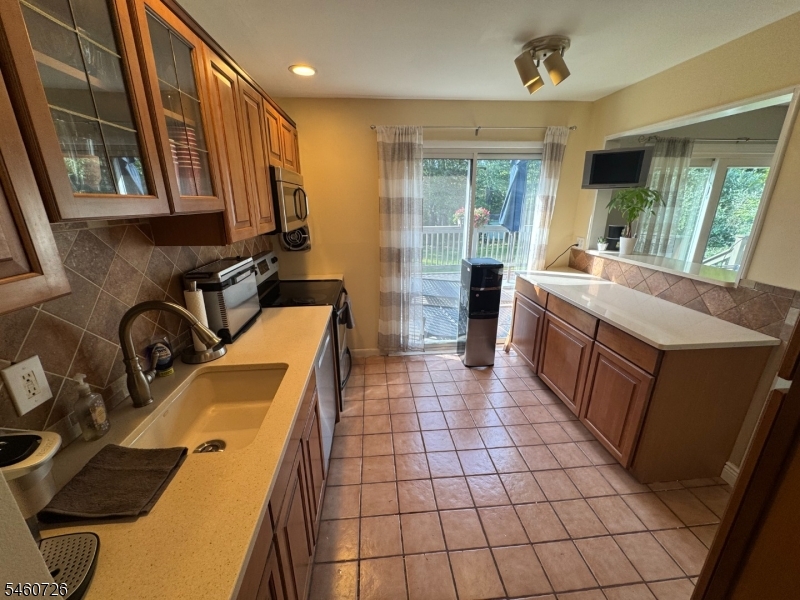55 Mary Ann Rd Property Photo 4