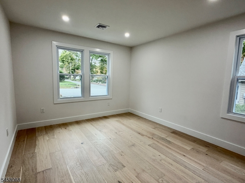 173 Lake Ave Property Photo 13