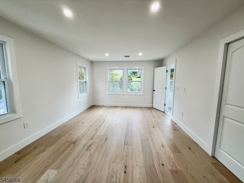 173 Lake Ave Property Photo 16