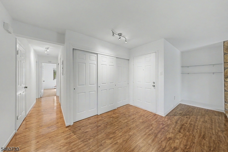 6 F Foxwood Dr Property Photo 8