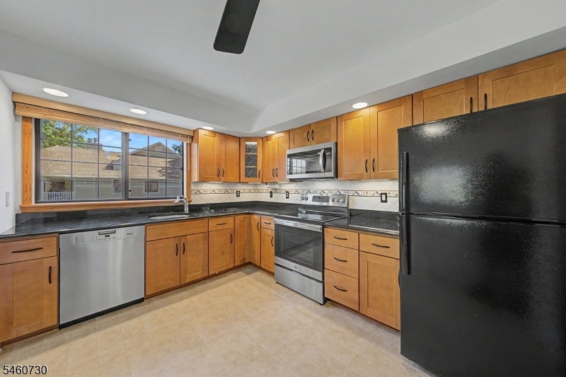 6 F Foxwood Dr Property Photo 16