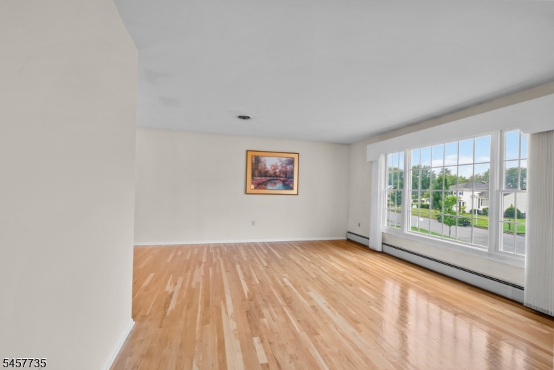 2 Tanglewood Dr Property Photo 3