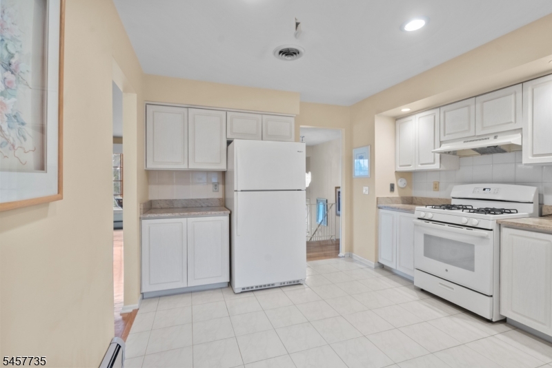 2 Tanglewood Dr Property Photo 6