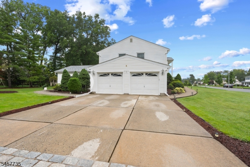 2 Tanglewood Dr Property Photo 32