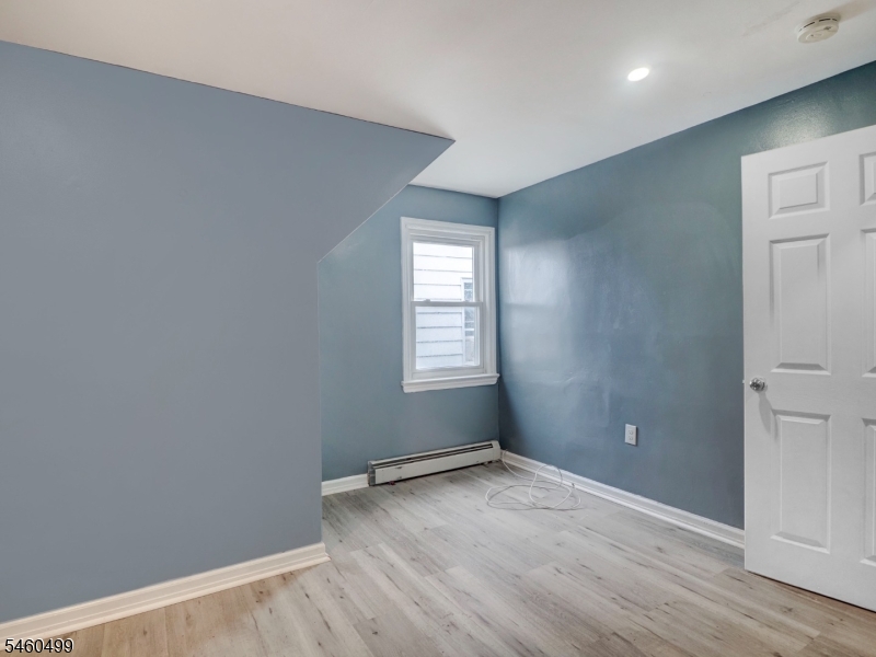 338 Nesbit Ter Property Photo 9