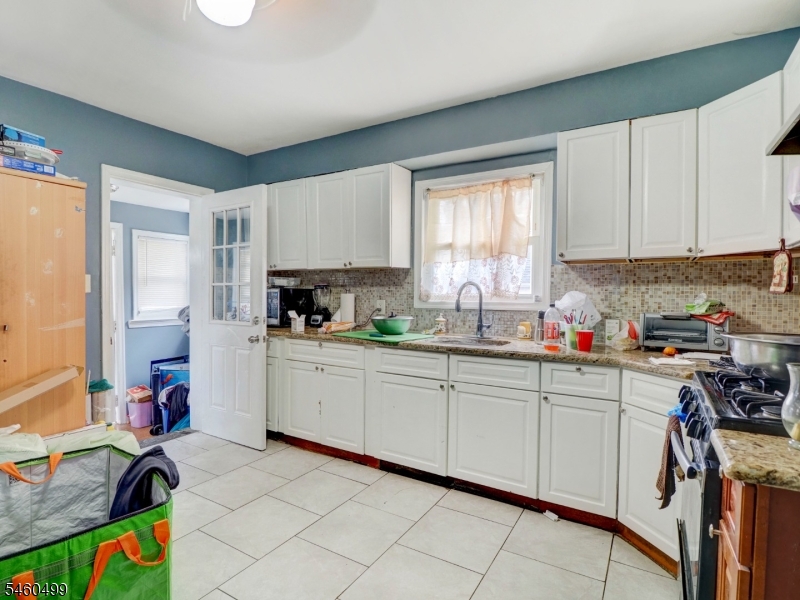338 Nesbit Ter Property Photo 12