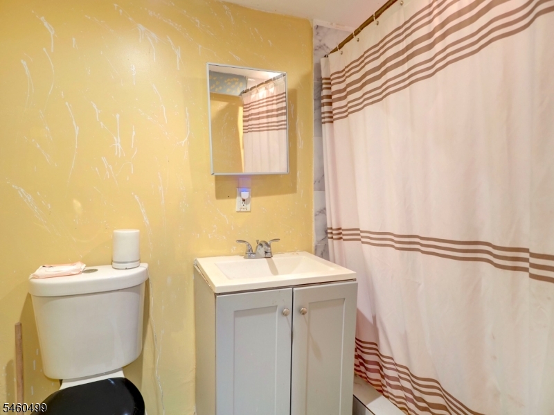 338 Nesbit Ter Property Photo 14