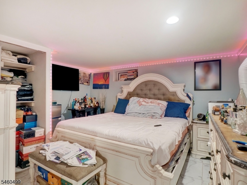 338 Nesbit Ter Property Photo 16