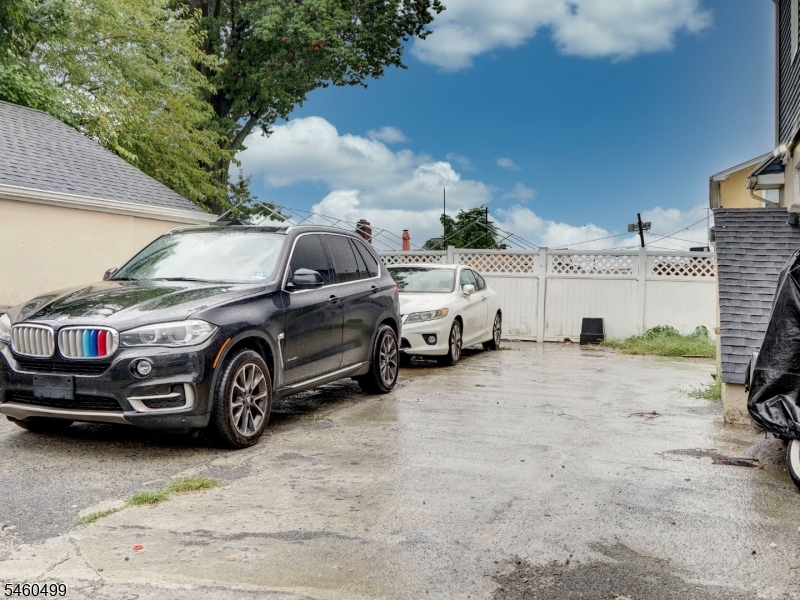 338 Nesbit Ter Property Photo 19