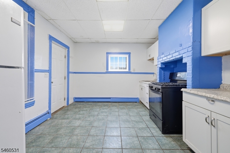 283 Mercer St Property Photo 5