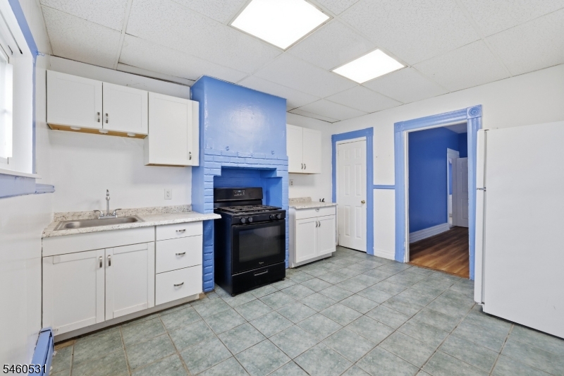 283 Mercer St Property Photo 7