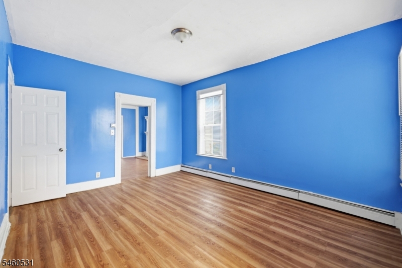283 Mercer St Property Photo 8