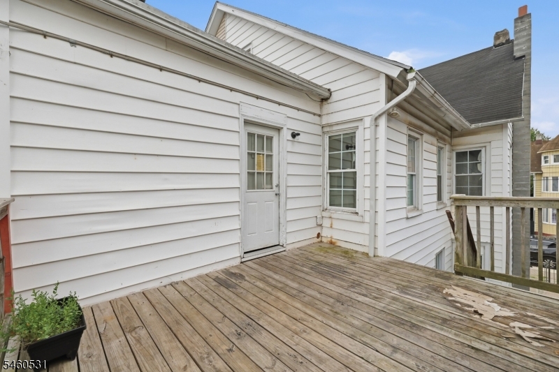 283 Mercer St Property Photo 42