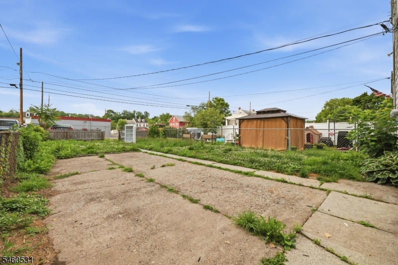 283 Mercer St Property Photo 44
