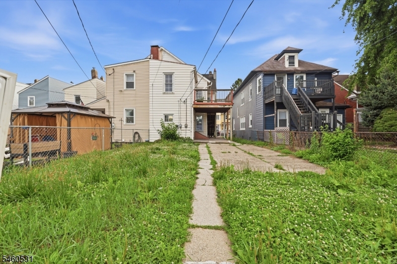 283 Mercer St Property Photo 45
