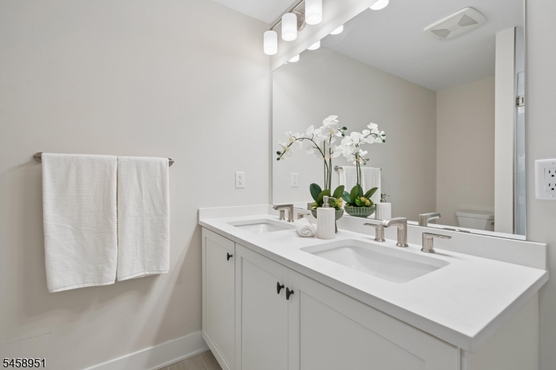 8 Hawfinch Dr Property Photo 28